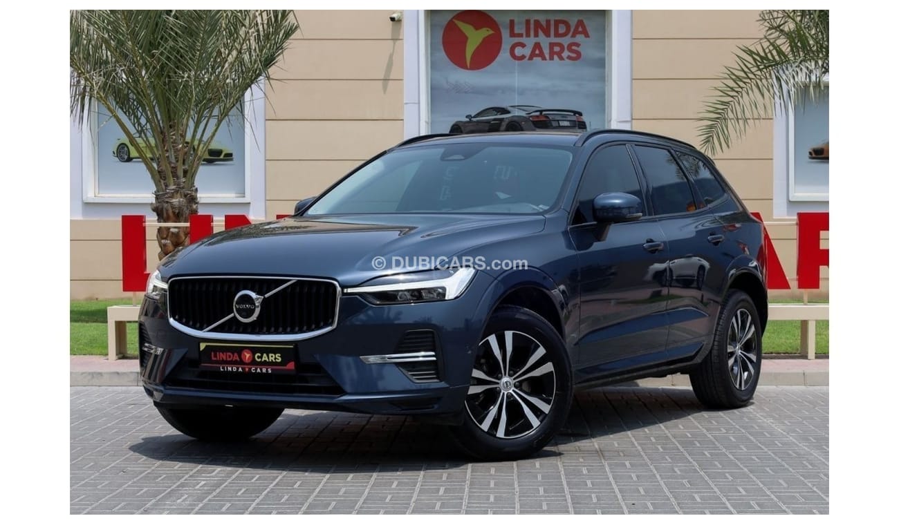 فولفو XC 60 Volvo XC60 B5 Momentum 2022 GCC under Agency Warranty and Service Contact with Flexible Down-Payment