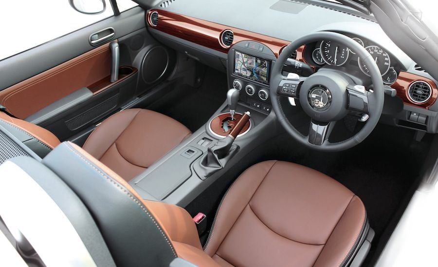 ميتسواكا هيميكو interior - Cockpit