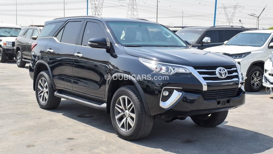 Used Toyota Fortuner VXR 2018 for sale in Dubai - 759494