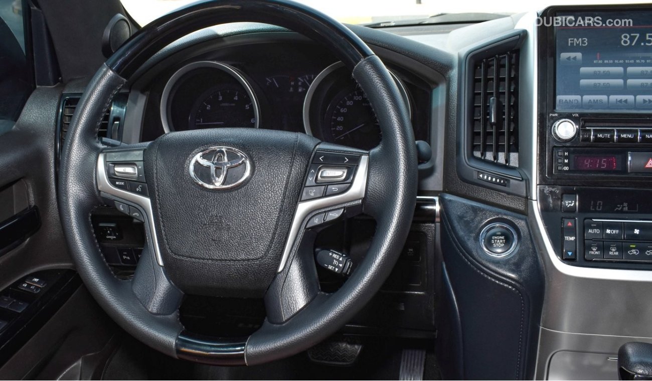 Toyota Land Cruiser VXR V8. Facelift 2016