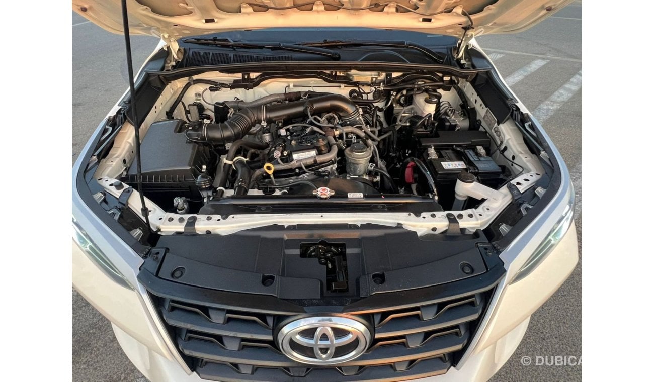 تويوتا فورتونر 2021 TOYOTA FORTUNER V4 2.7L - 4X4  GCC -7 seater + VERY CLEAN & GOOD CONDITION