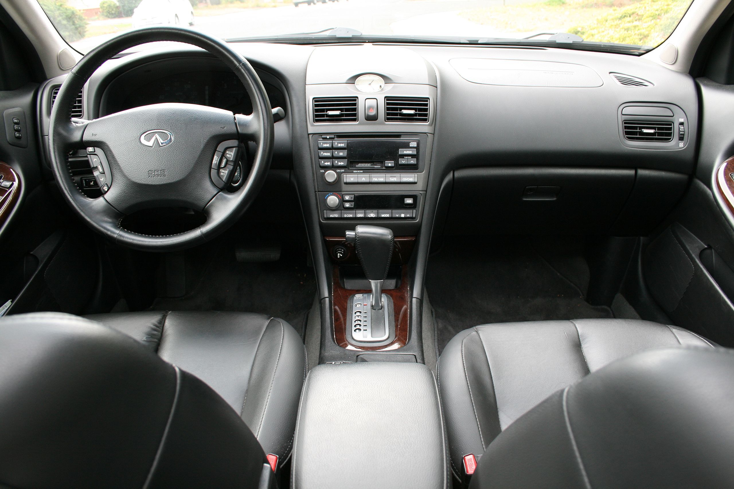 إنفينيتي i30 interior - Cockpit