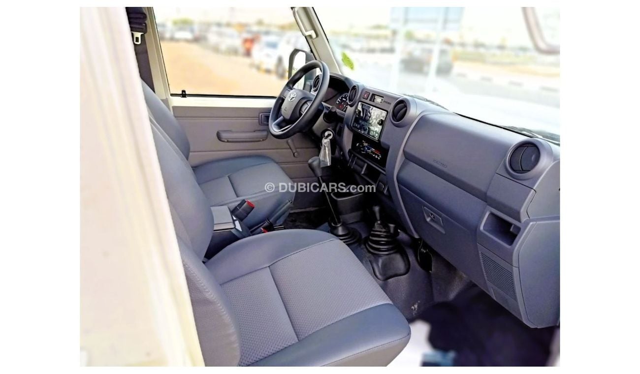 تويوتا لاند كروزر بيك آب Toyota land Cruiser pickup Double cabin Diesel  4.2L 6V M/T 4*4 basic 2024