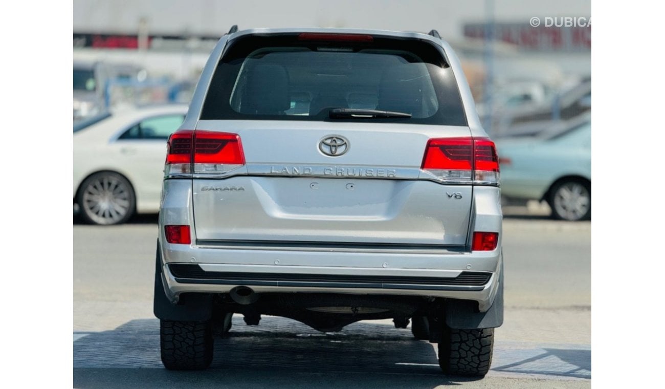 Toyota Land Cruiser Sahara top of the range