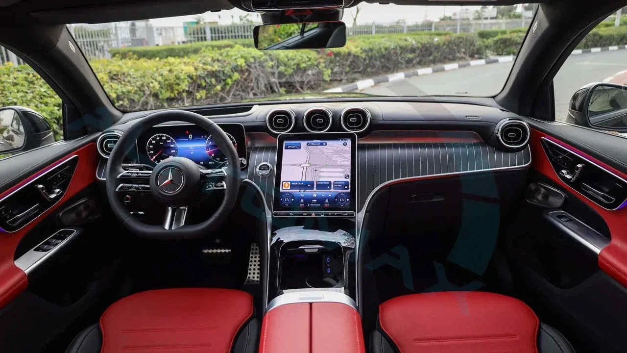 Mercedes-Benz GLC Coupe 63 AMG interior - Cockpit