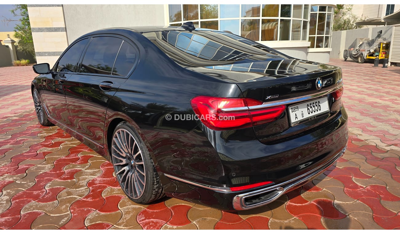 بي أم دبليو 750Li Luxury 4.4L (443 HP)