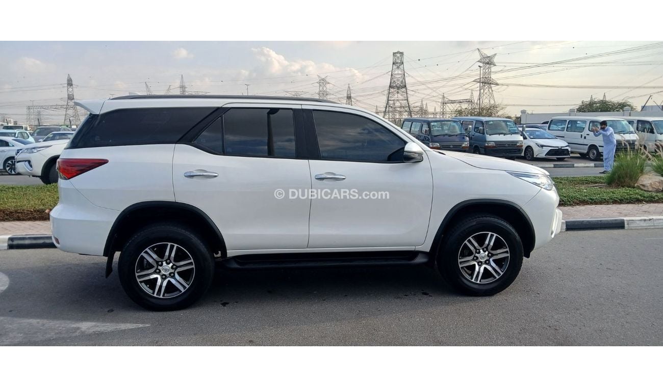 Toyota Fortuner Toyota Fortuner 2019Model petrol Transmission. Automatic Interior. Black 7 seater