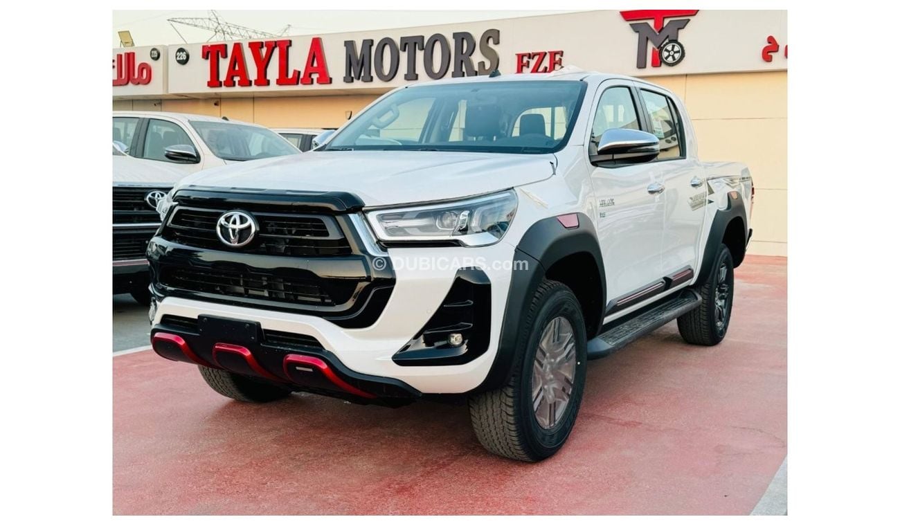 تويوتا هيلوكس TOYOTA HILUX 4.0 AT FENDER WHITE 2025