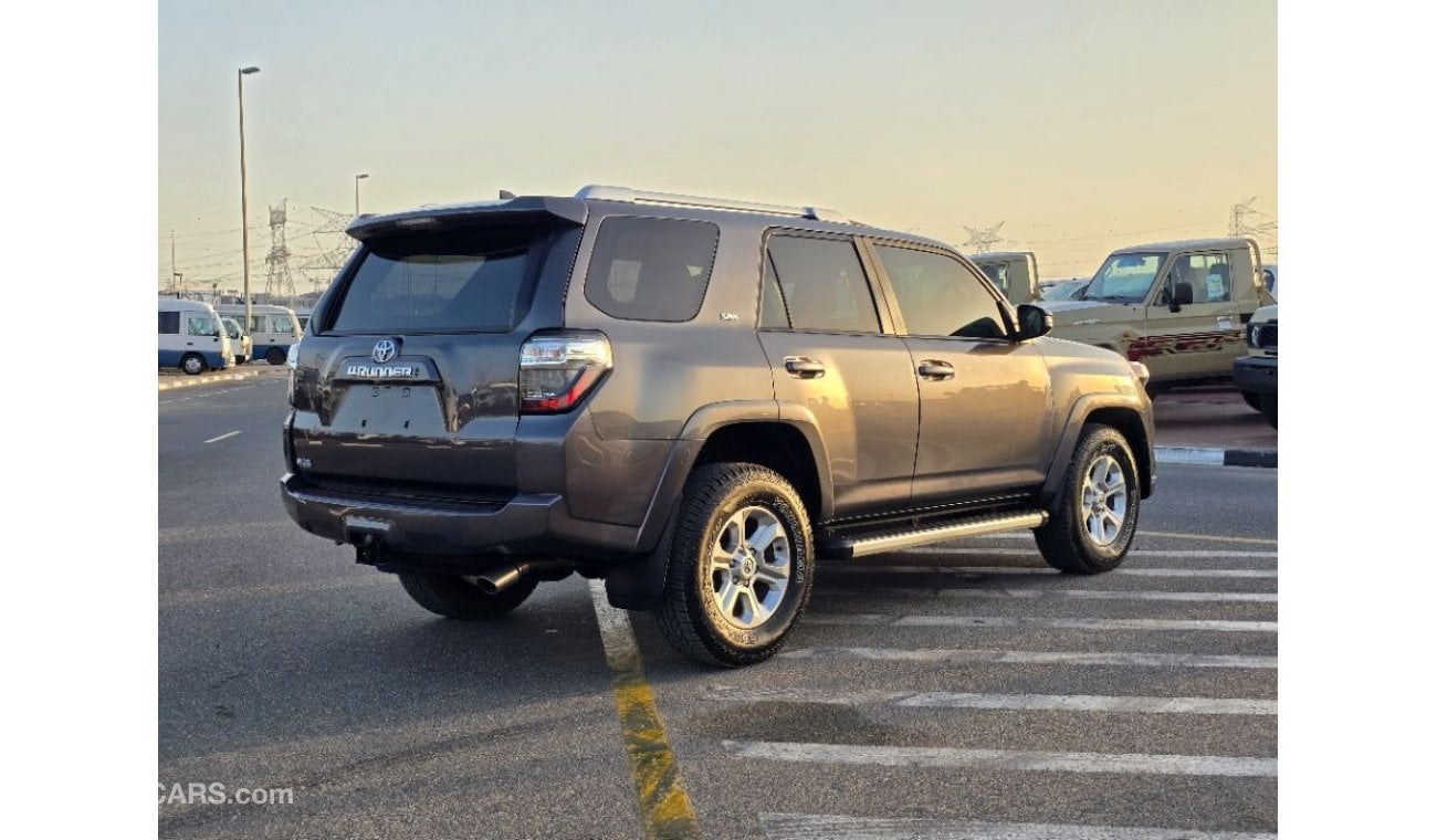 تويوتا 4Runner 2022 Model Full option sunroof, 4x4 and Push button