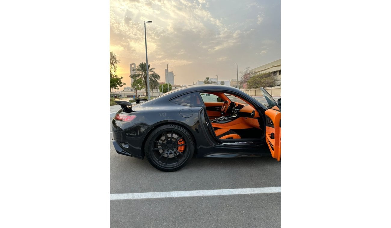 مرسيدس بنز AMG GTR