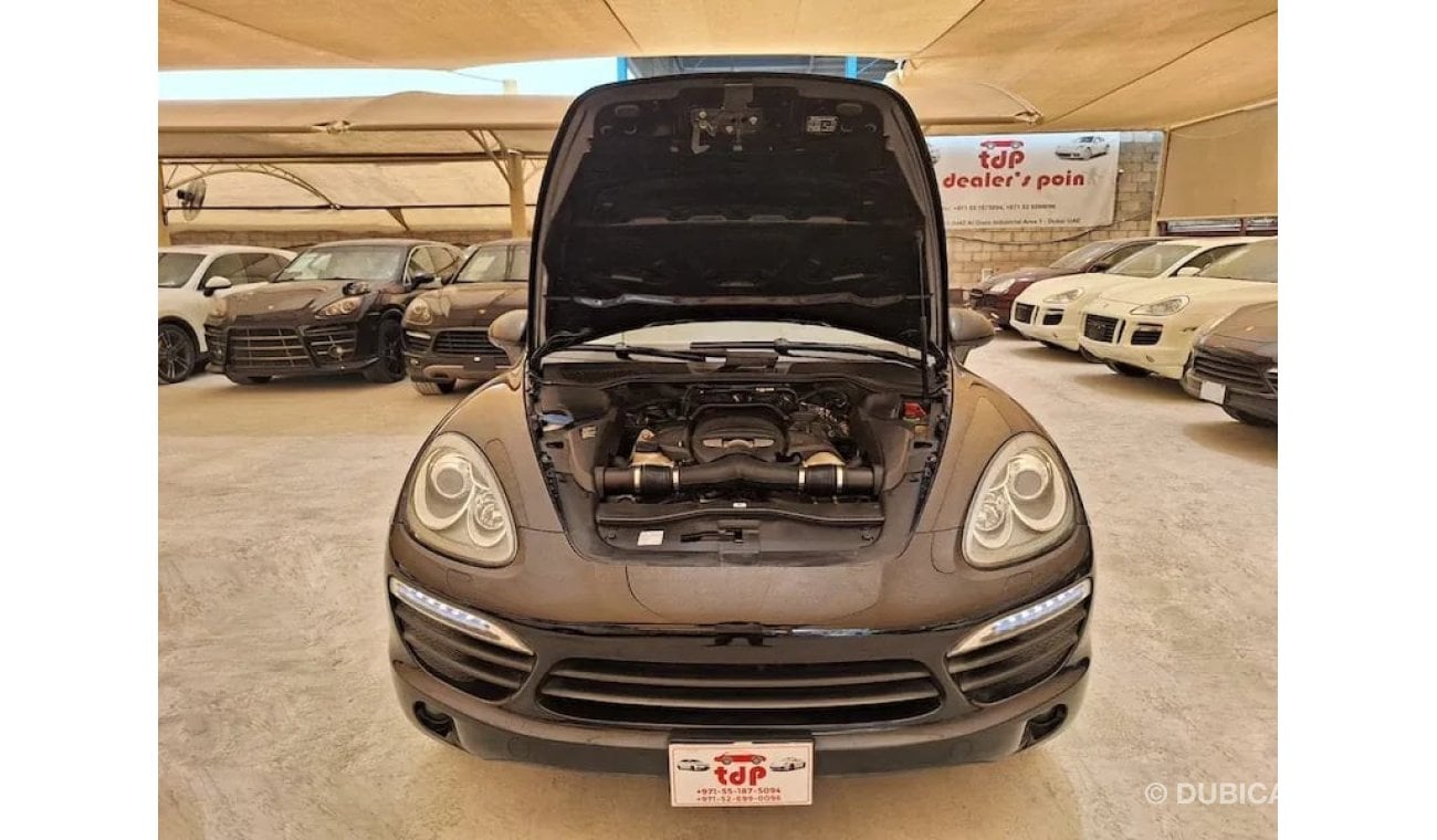 بورش كايان PORSCHE CAYENNE S 4.8L 2011 WITH SUNROOF, REAR FLIPDOWN MONITOR, DRIVE RECORDER AND 22 INCH ALLOYS