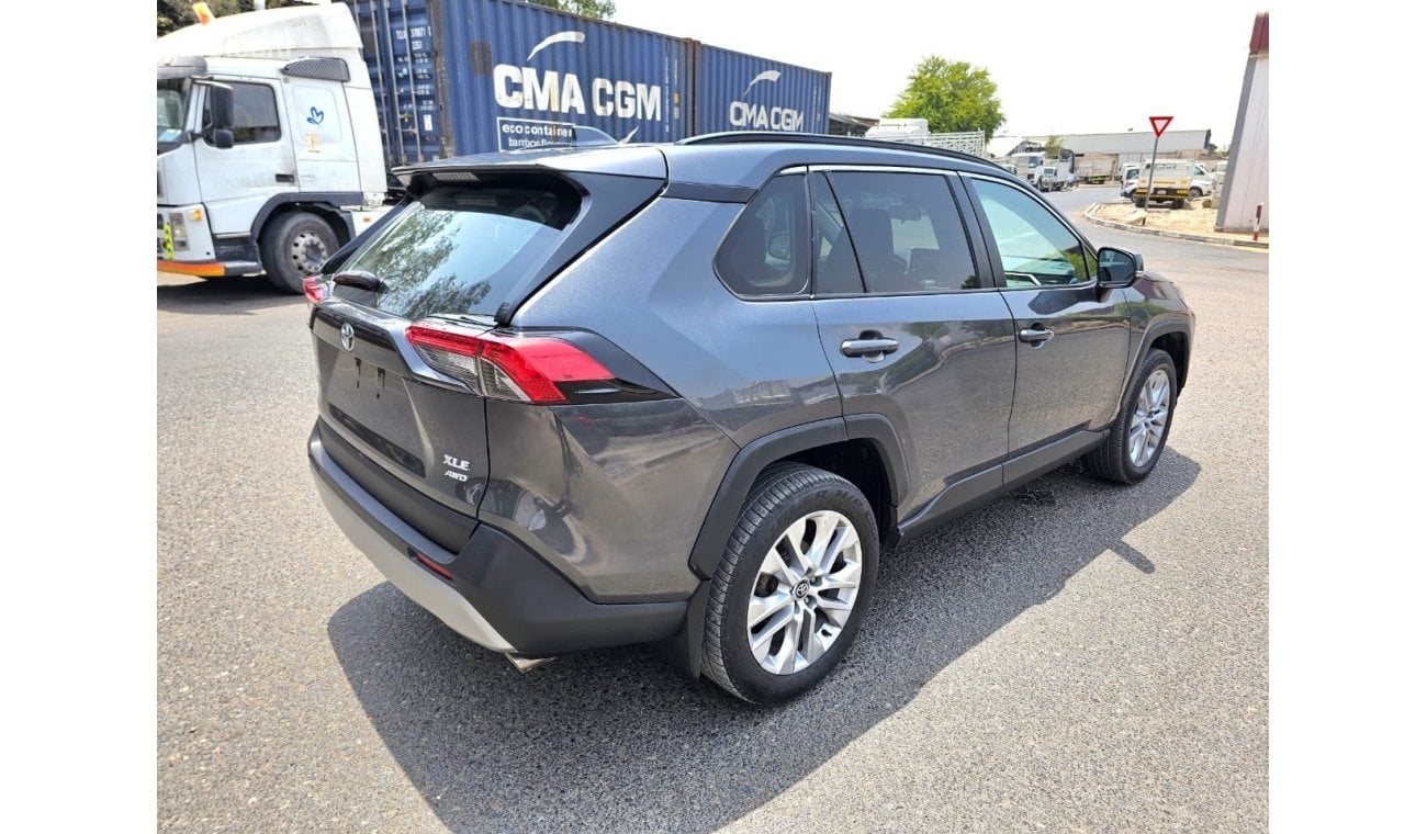 Toyota RAV4 Full options XLE premium