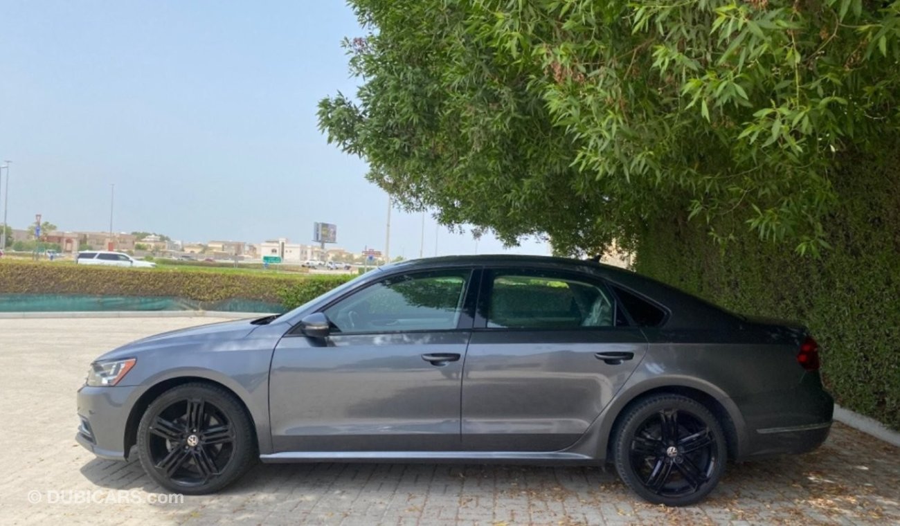 Used Volkswagen Passat SEL 2019 for sale in Sharjah - 769117