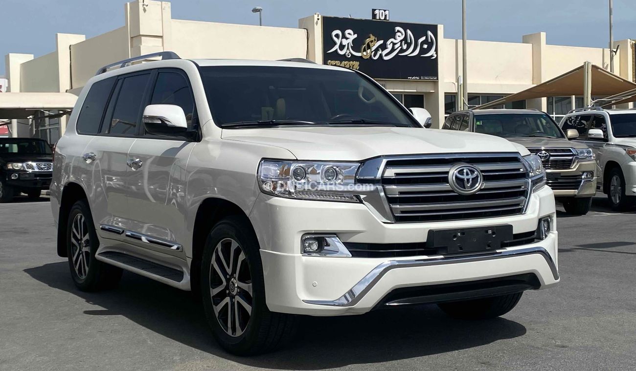 Used Toyota Land Cruiser GCC Full option, V8 VX.R, 5.7L 2017 for sale ...