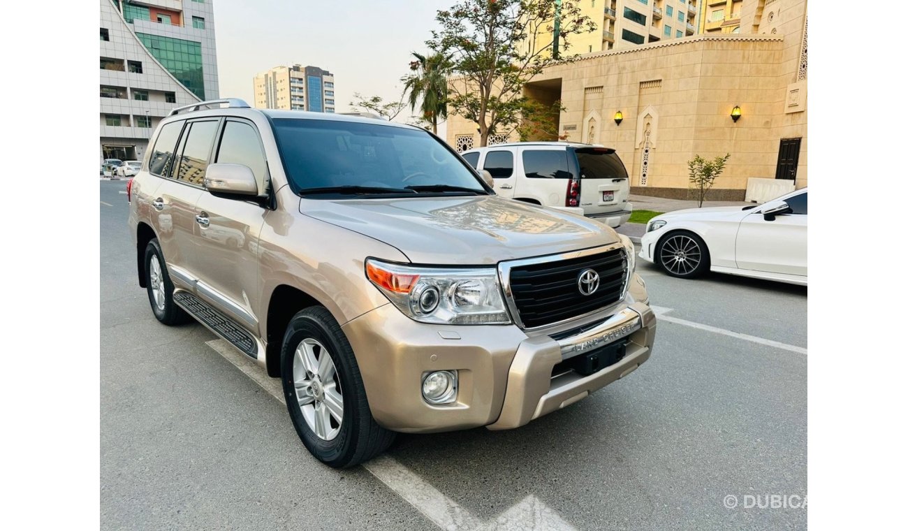 تويوتا لاند كروزر Toyota Land Cruiser 2014 GXR LHD