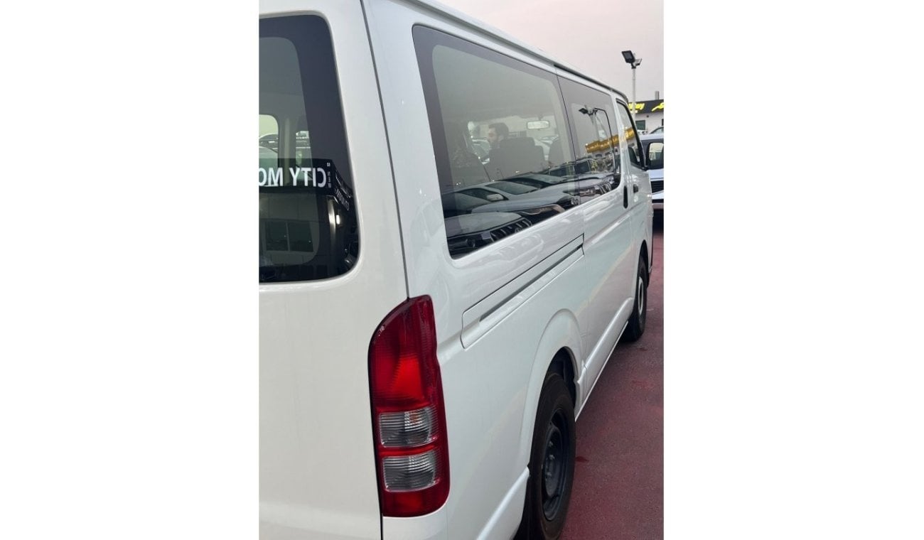 Toyota Hiace TOYOTA HAICE 3.0L   DIESEL  MANUAL  13. SEATER  2023    WITH SPECIAL PRICE