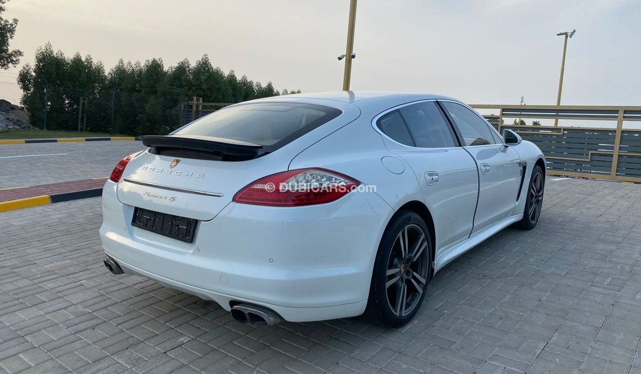 Porsche Panamera 4S