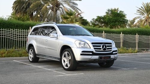 Mercedes-Benz GL 500 0% DP - BEST DEAL - LOW MILEAGE - MERCEDES GL 500 4MATIC - FULL OPTION - WELL MAINTAINED - GCC