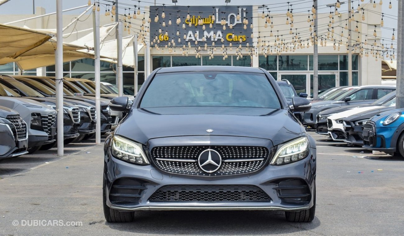 مرسيدس بنز C 300 لاكجري