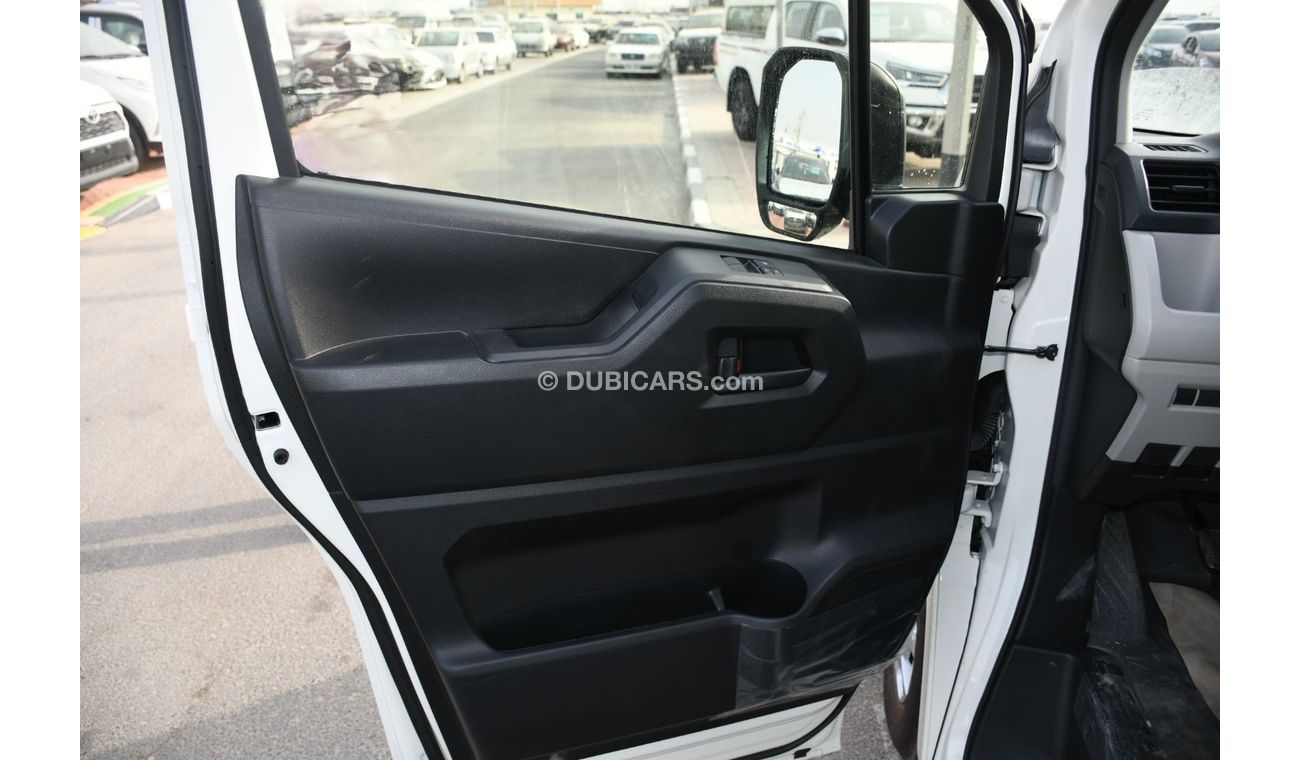 تويوتا هاياس HiAce 3.5L Manaul Petrol