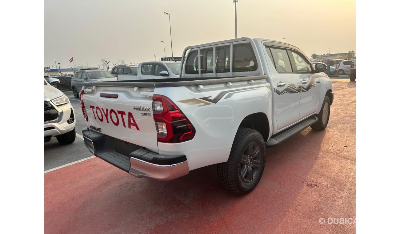 تويوتا هيلوكس TOYOTA HILUX 2.7 AT FULL OPTION 2024 WHITE WITH PUSH START