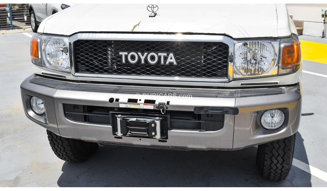 Toyota Land Cruiser Pick Up PICKUP SDLX LMTD Winch 4.0L