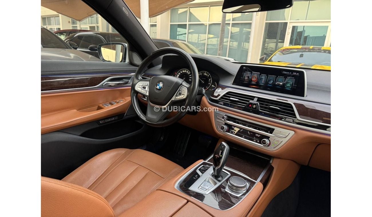 BMW 730Li Excellence Multimedia 2.0L