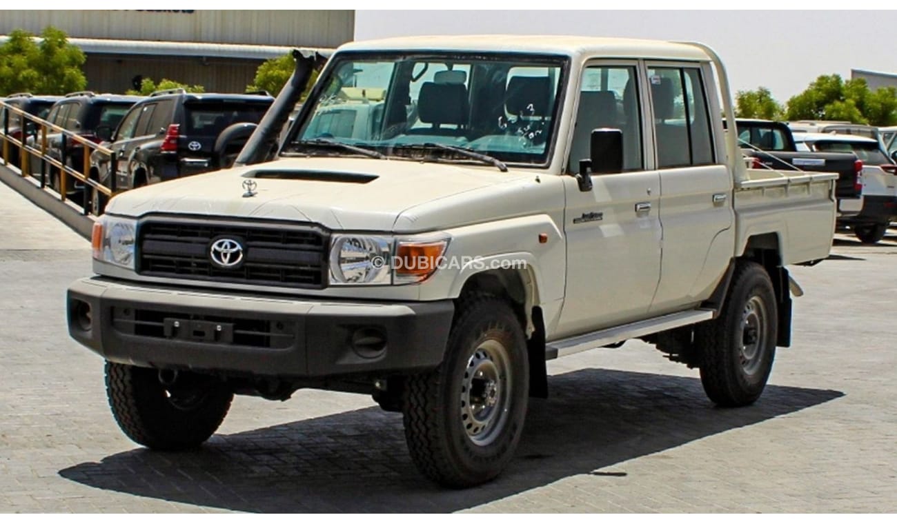 تويوتا لاند كروزر بيك آب 79 4.5L V8 DC TURBO DIESEL - 6-SEATER MT