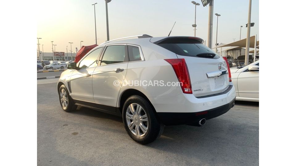 Used Cadillac SRX SRX GCC LOW MILEAGE 2015 for sale in Dubai - 339557