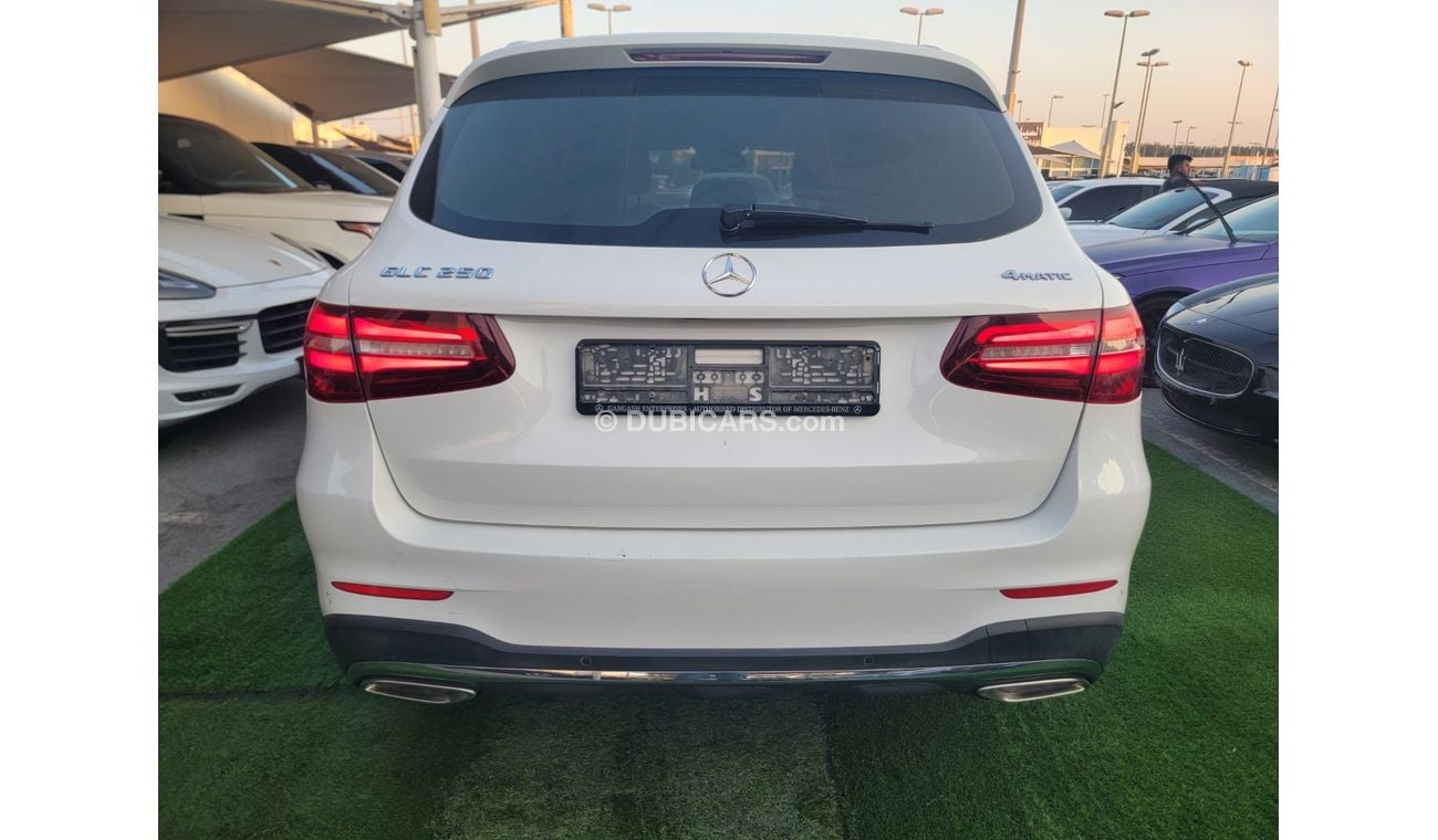 مرسيدس بنز GLC 250 4MATIC 2.0L