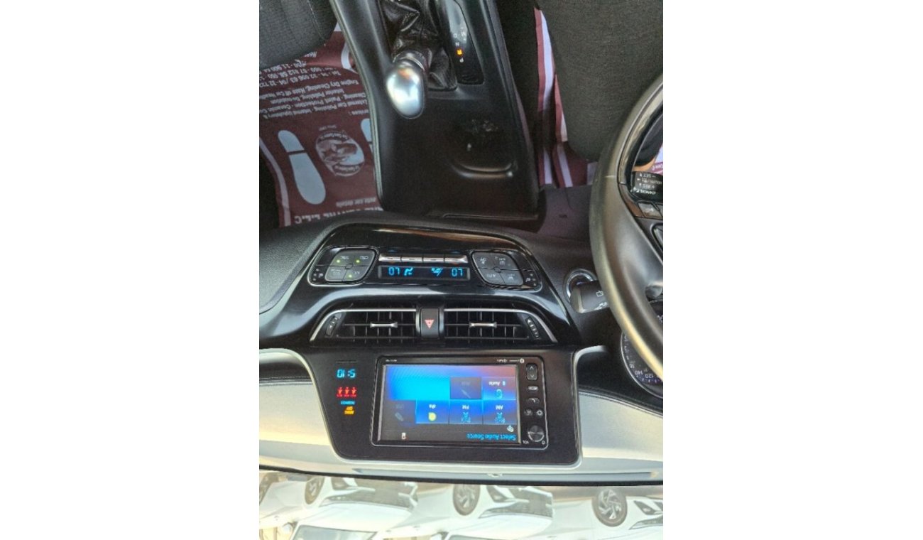 Toyota C-HR Push button, keyless entry and 2.0cc normal engine