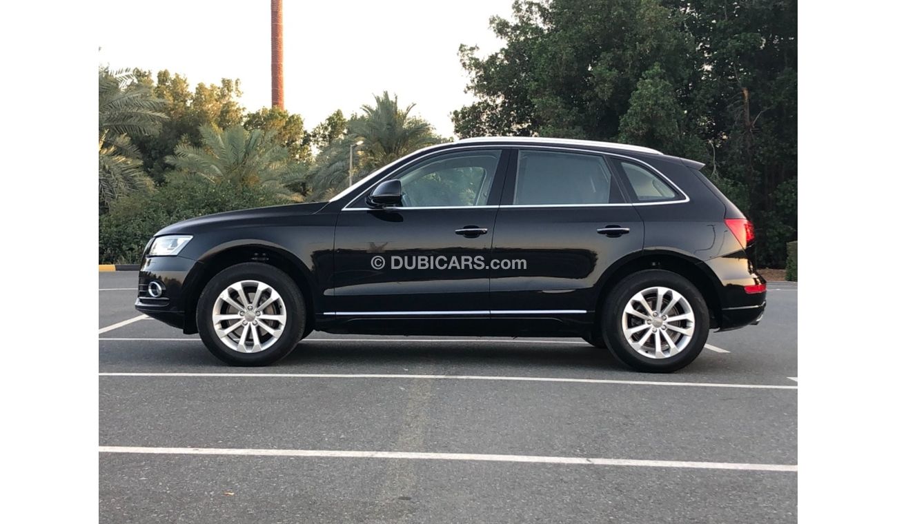 Audi Q5 40 TFSI S-Line MODEL 2015 GCC CAR PER  CONDITION INSIDE AND OUTSIDE  FULL ELECTRIC CONTROL STEERING 