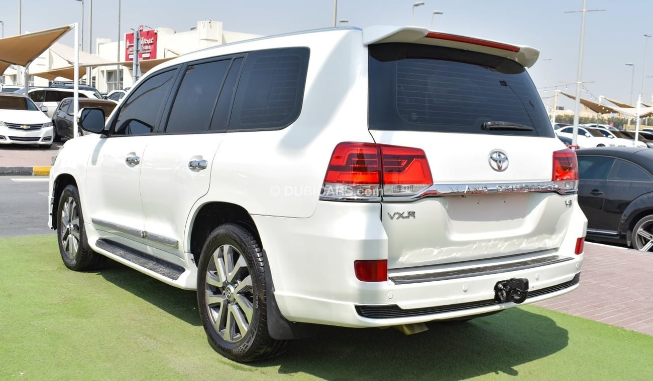 Toyota Land Cruiser VXR V8. Facelift 2016