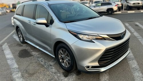 Toyota Sienna 2021 Toyota Sienna, Xle Hybrid + Sunroof + Leather & Electric Seats + Push Start + Doors Open Close 