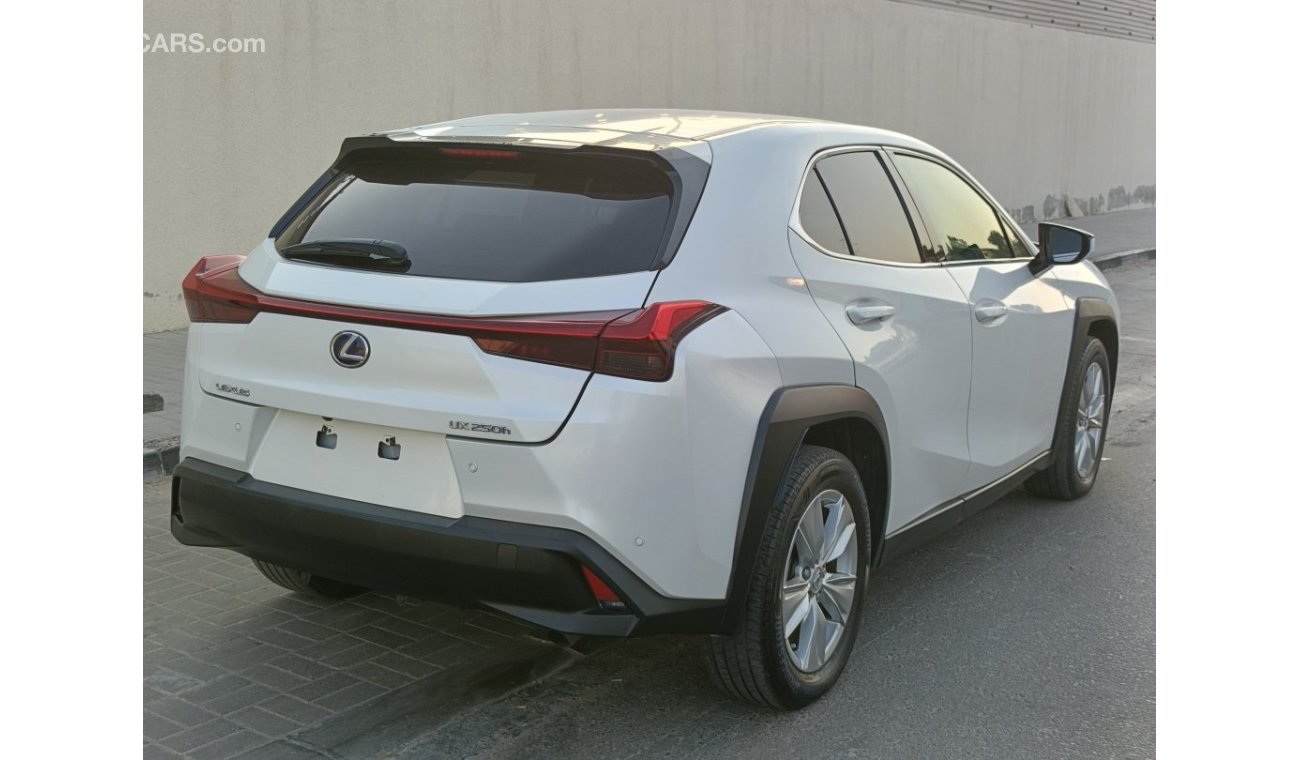 Lexus UX250h