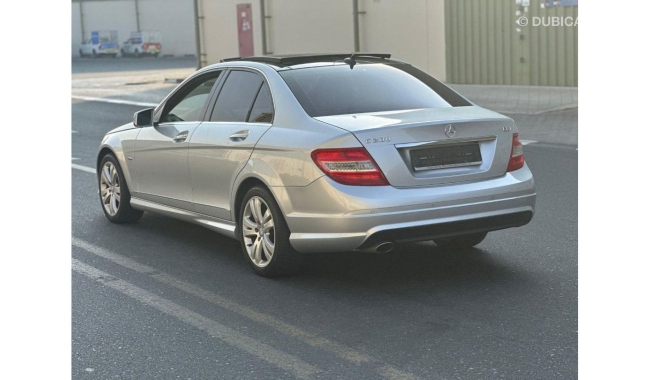 Mercedes-Benz C200