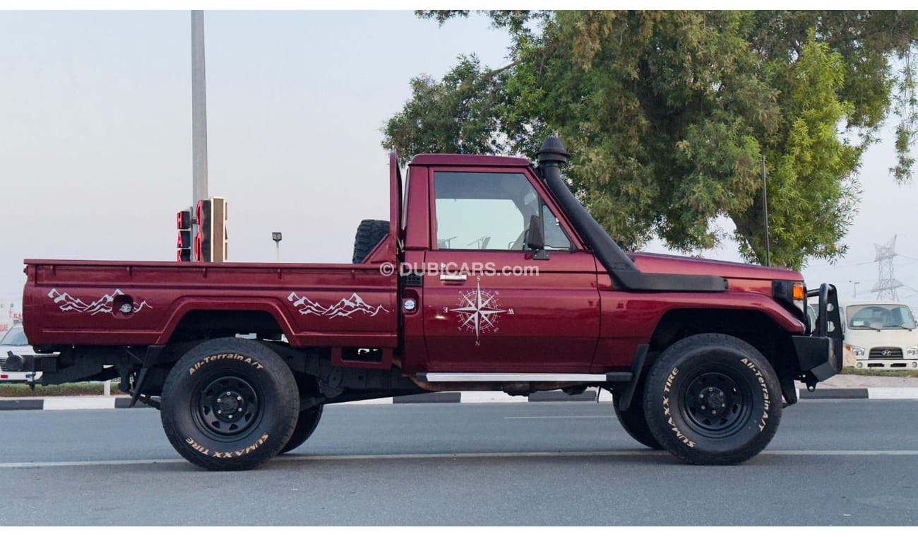 Toyota Land Cruiser Pick Up SINGLE CABIN | 1991 | 4 X 4 | MANUAL TRANSMISSION | RHD | 4.2L DIESEL | PREMIUM BULL BAR