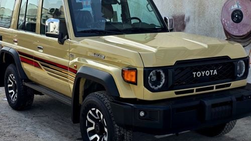 تويوتا لاند كروزر 70 40 years edition winch diff lock zero km