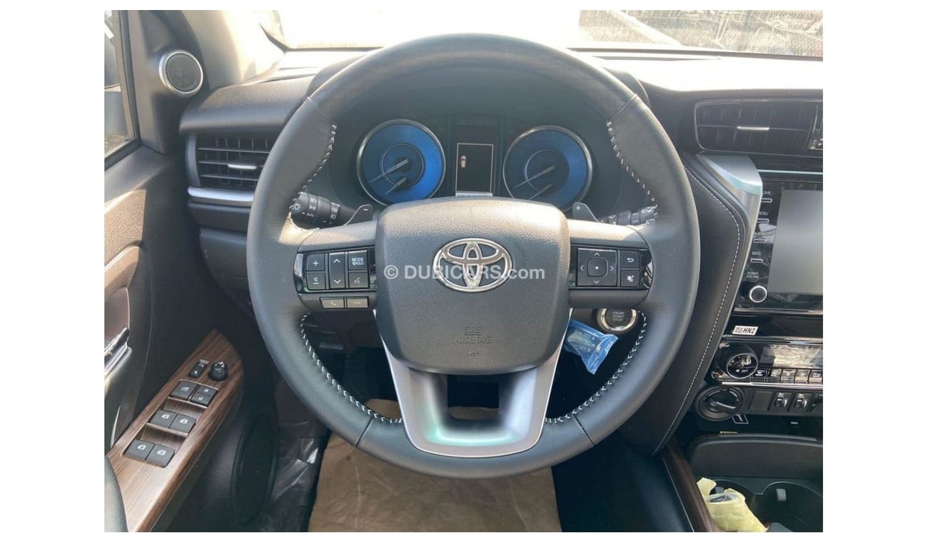 تويوتا فورتونر TOYOTA FORTUNER 4.0L 4x4 V6 HI 6 cylnders automatic