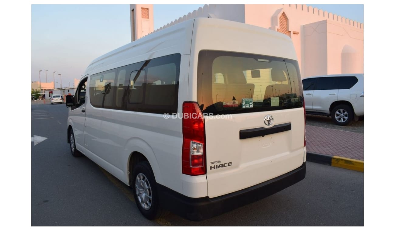 Toyota Hiace Commuter GL High Roof Toyota Hiace Highroof Bus 3.5 L, A/T, model:2019. Only done 72000 km