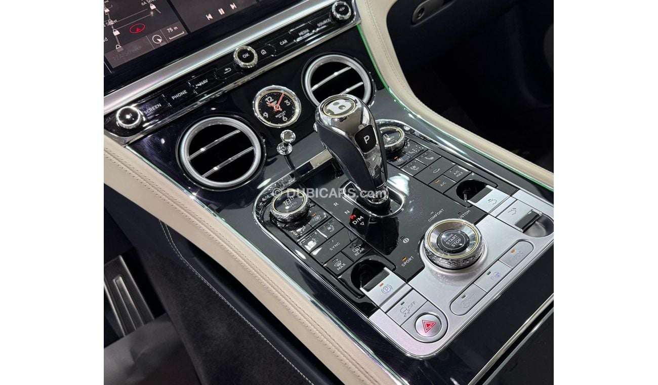 بنتلي كونتيننتال جي تي 2019 Bentley Continental GT, One Year Warranty, Full Service History, GCC