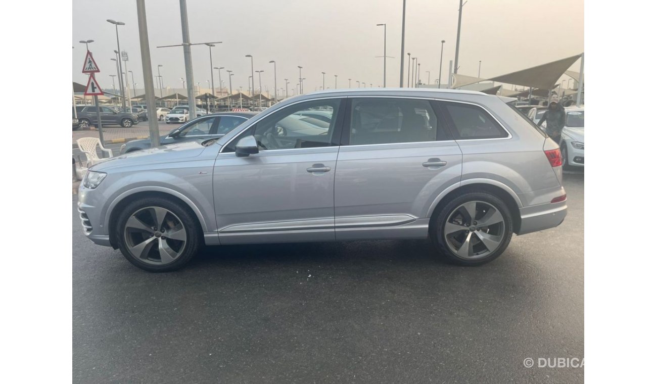 Audi Q7 45 TFSI quattro S-Line Audi Q7 TFSI QUATTRO 45 SLINE