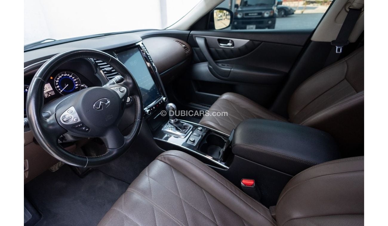 Infiniti QX70 Infiniti QX70 Limited 2019 GCC under Warranty and Service Contract with Flexible Down-Payment.