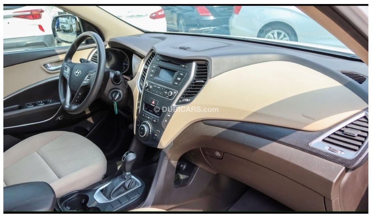 Hyundai Santa Fe GL خاليه من الحوادث