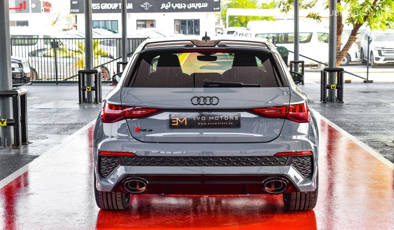 Audi RS3 Sport(Back,Exhaust)*HUD*Cruise*Panorama*BangOlufsen*CarbonSpoiler,Dash *Package(RS+G,Dynamic+,Memory