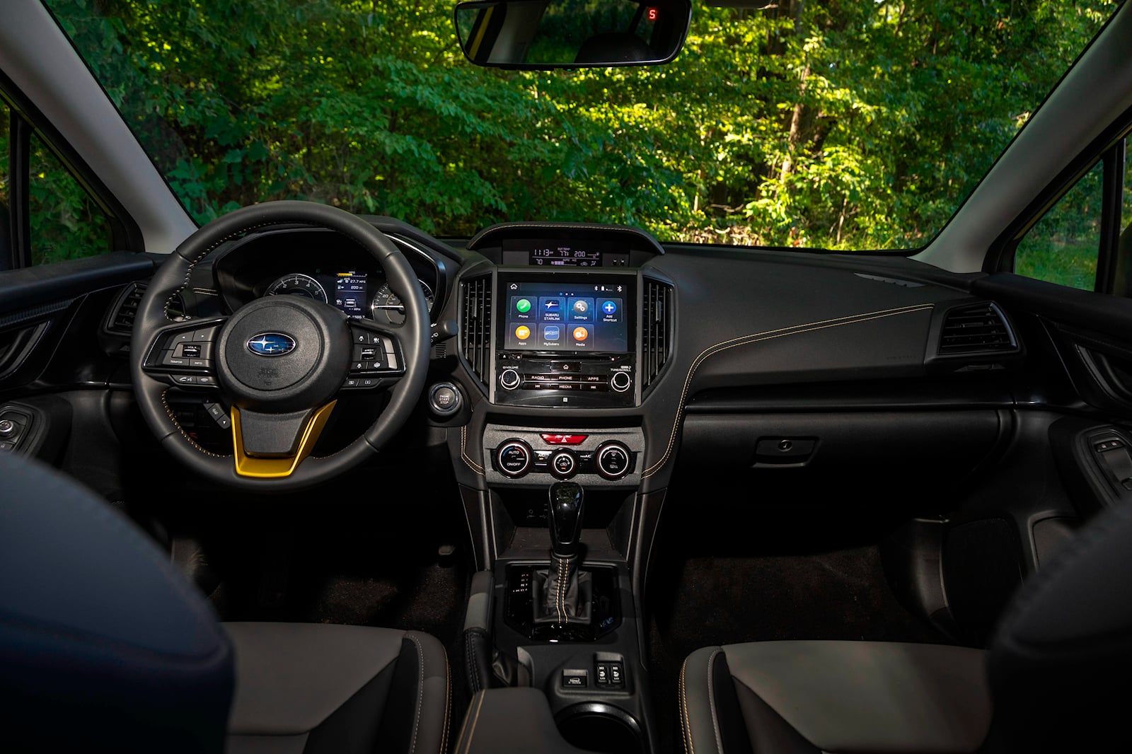 سوبارو كروسترك interior - Cockpit