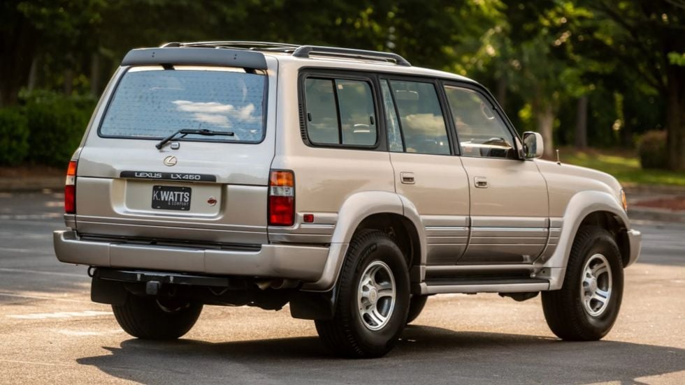 لكزس LX 450 exterior - Rear Left Angled