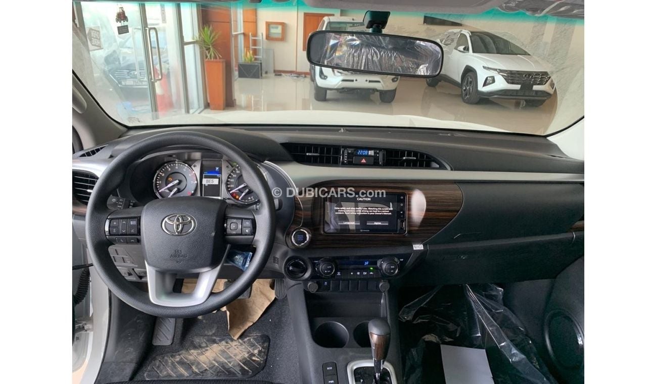 Toyota Hilux TOYOTA HILUX SR5 2.7L V4 WITH PUSH START & REAR CAMERA