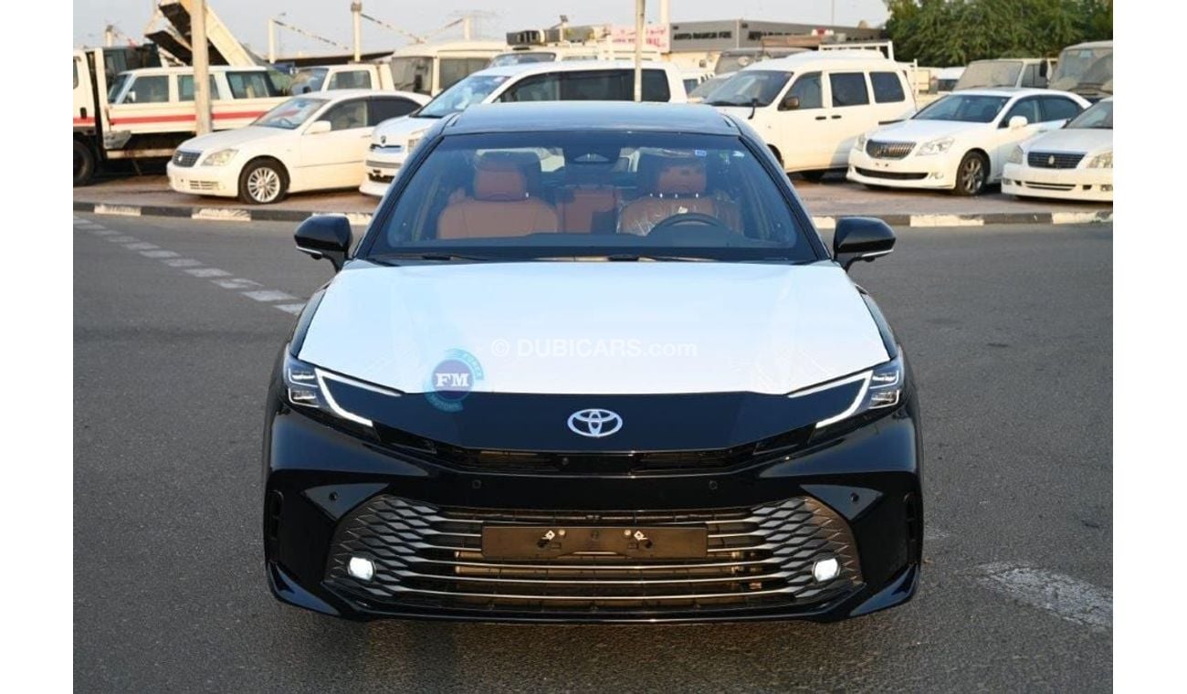 تويوتا كامري Hybrid Lumiere 2.5L Petrol 5 Seater Automatic