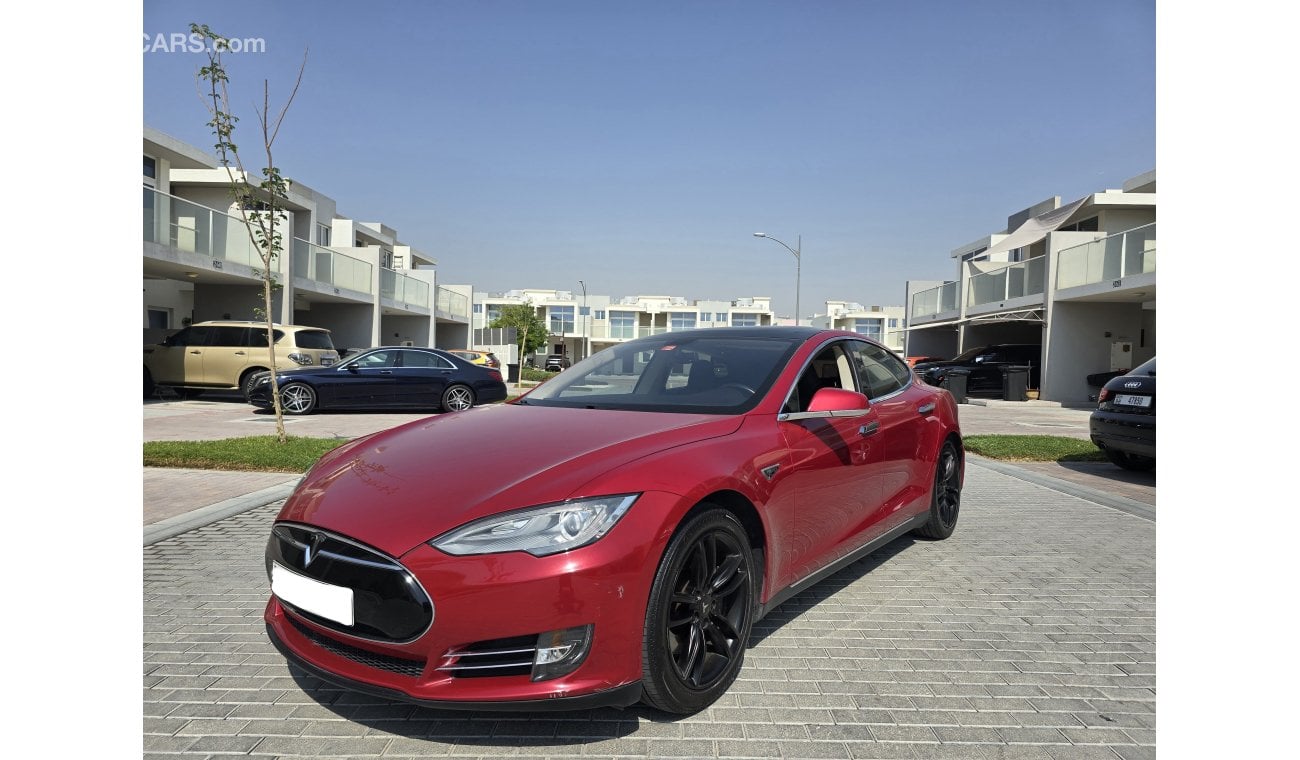 تسلا Model S 85 - GCC - Full Tesla Service History